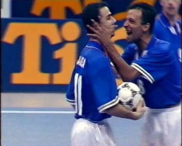 Esultanza in Nazionale dopo un gol