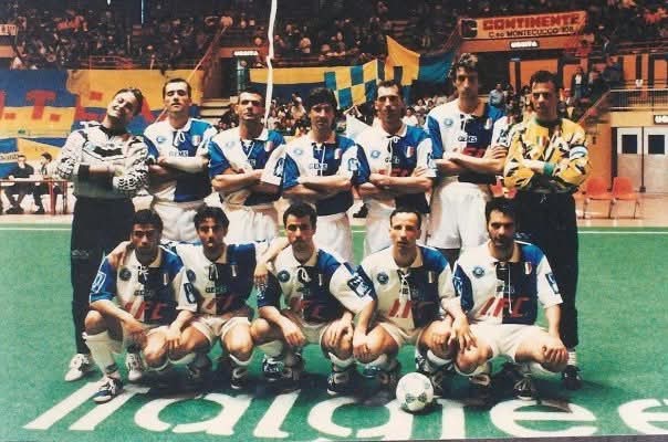 Foto di squadra della BNL Calcetto, finale di Coppa Italia a Torrino